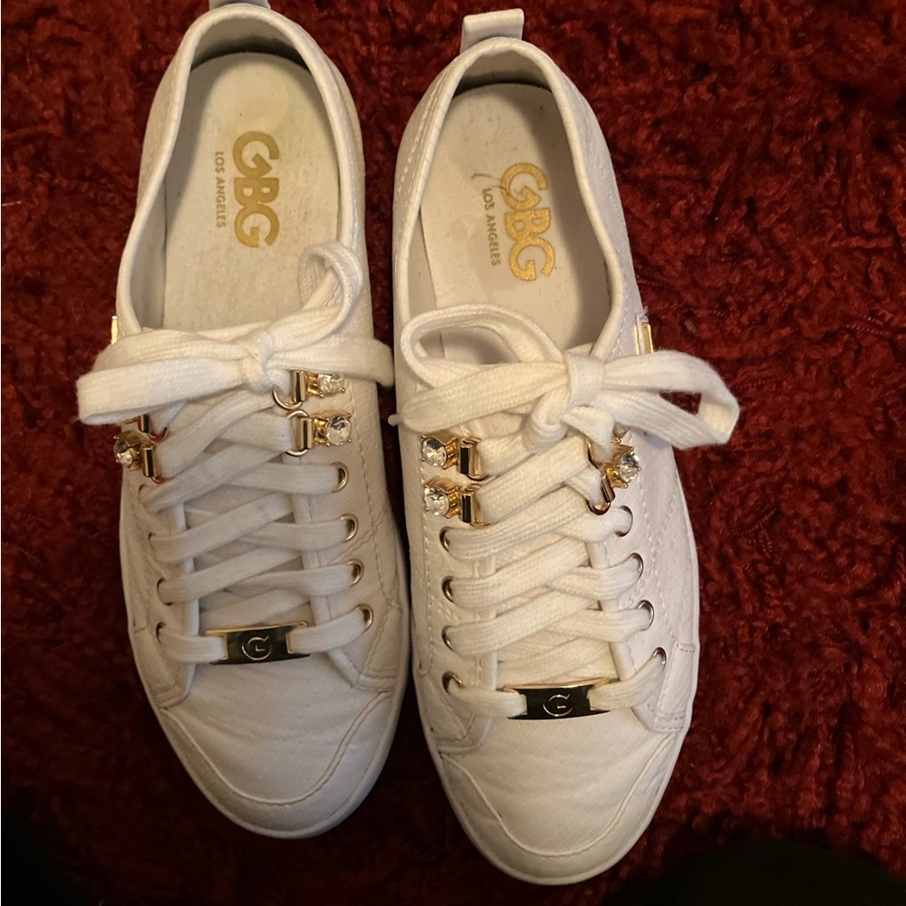 Shoes - Picture 4 of 5